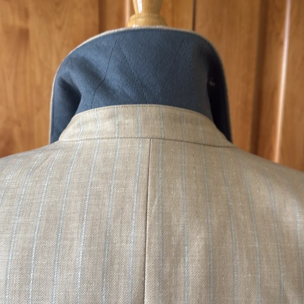 Banana Republic double breasted blazer NWT size 10. Silver and blue stripes. - Picture 5 of 6